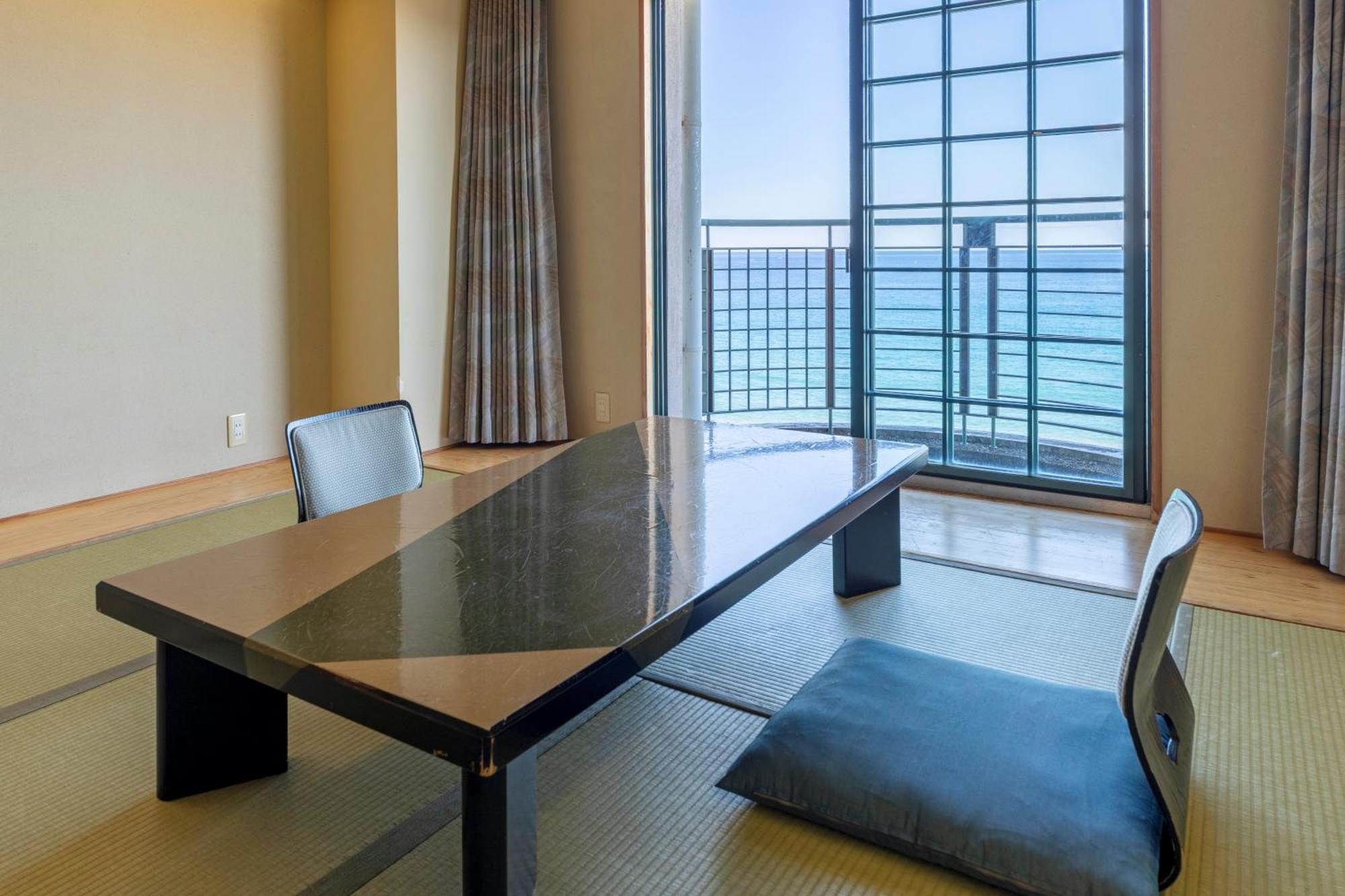 Hotel Riviera Shishikui Kaiyo Rum bild